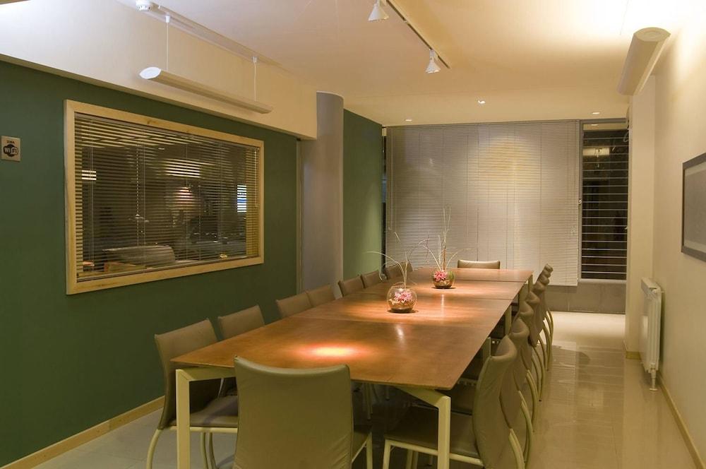 Hotel Urbana Class 3*
